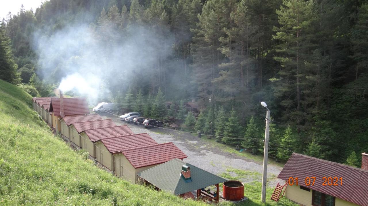 Casutele Likas Campsite Lacu Rosu