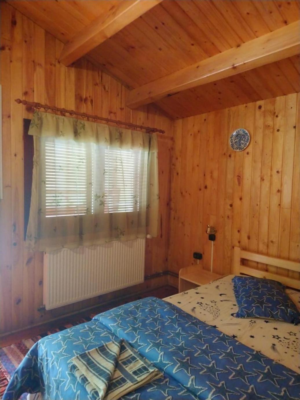 Casutele Likas Lacu Rosu