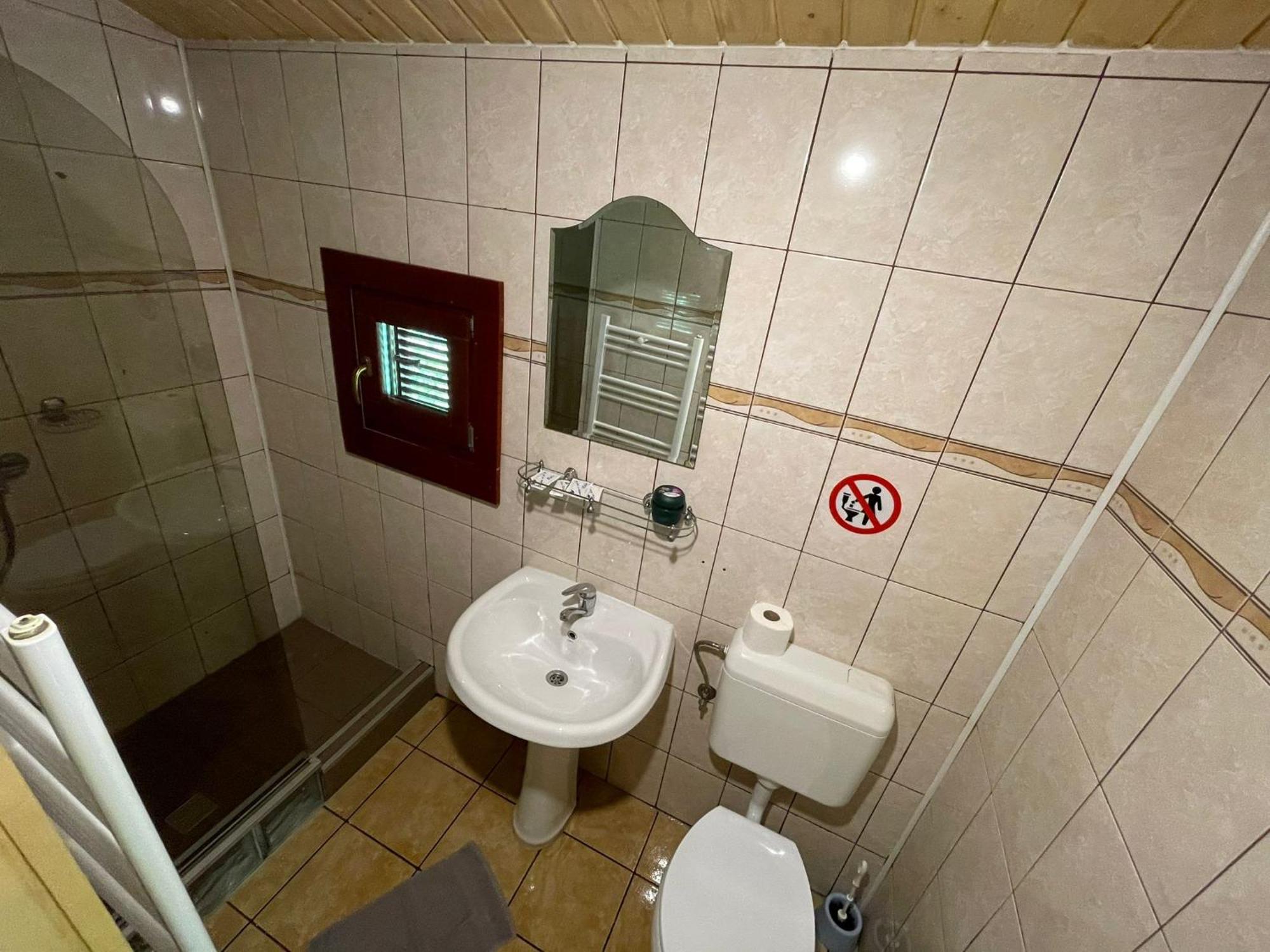 Campsite Casutele Likas Lacu Rosu
